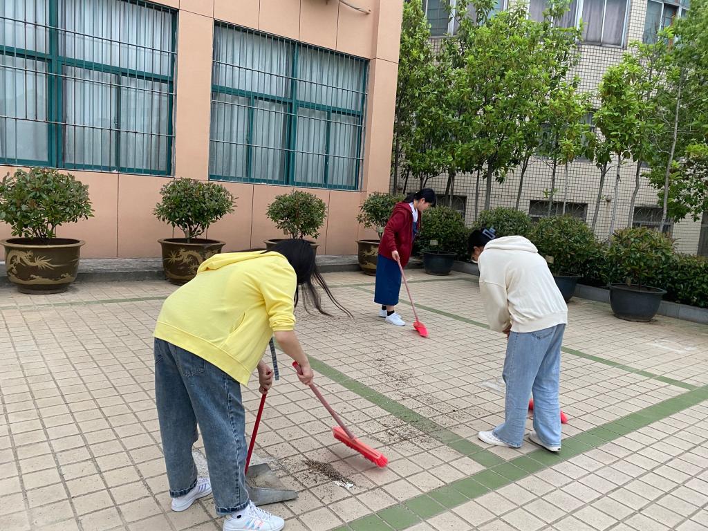 校团委开展首个"大学生劳动教育宣传周"系列活动